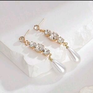 "Elegant" Faux Pearl & Rhinestone Dangle Drop Earrings New!